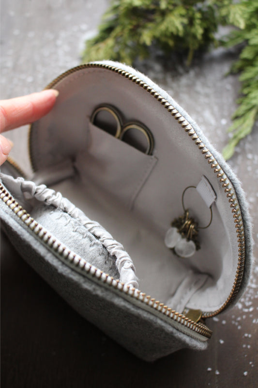 A Winter's Day Notions Pouch Gift Set