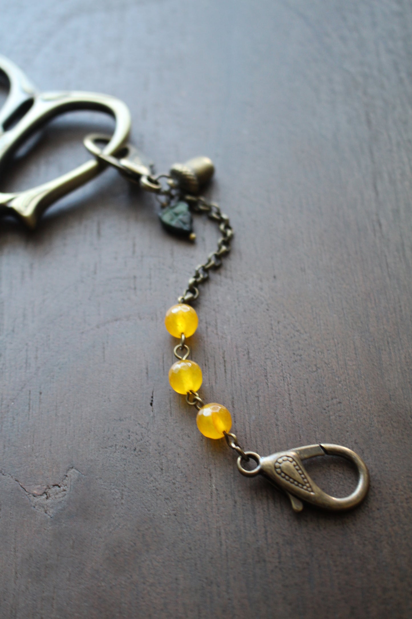 Harvest Acorn Scissor Chain