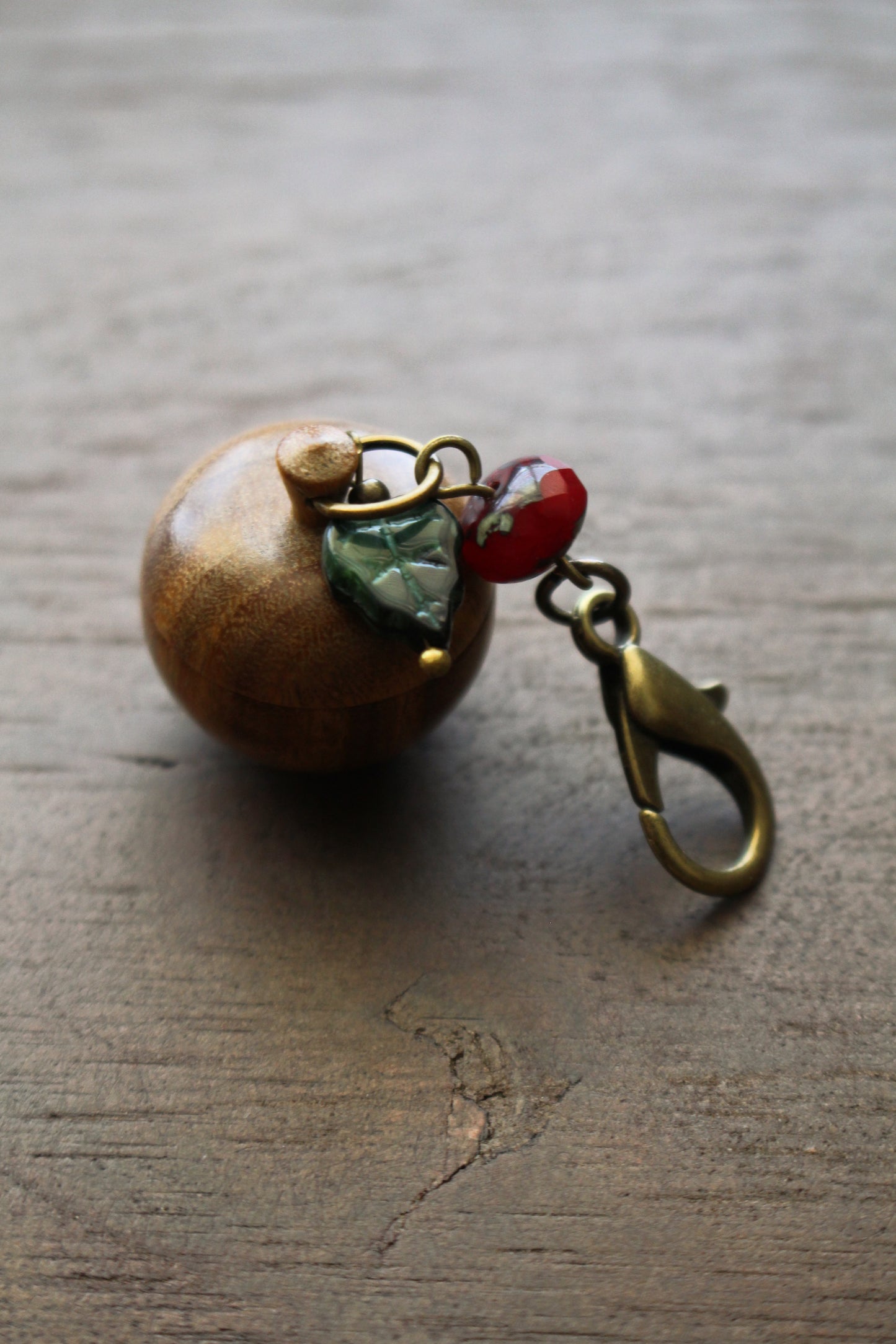 Apple Stitch Marker Keeper