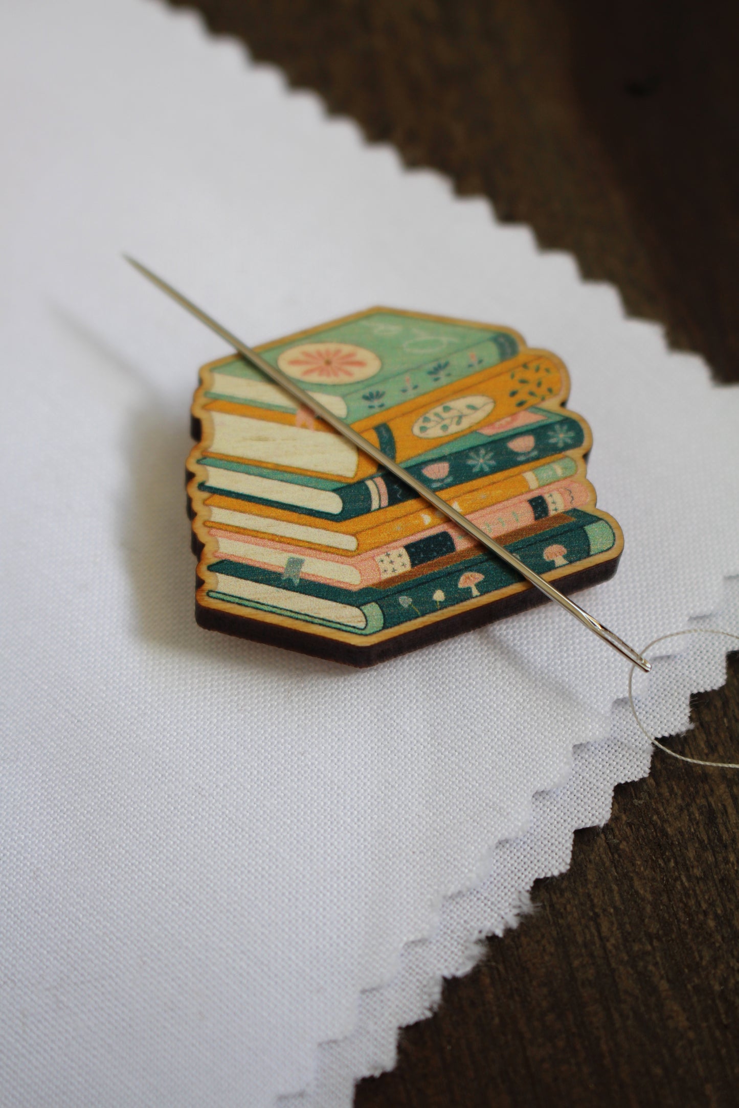 Book Lovers Needle Minder