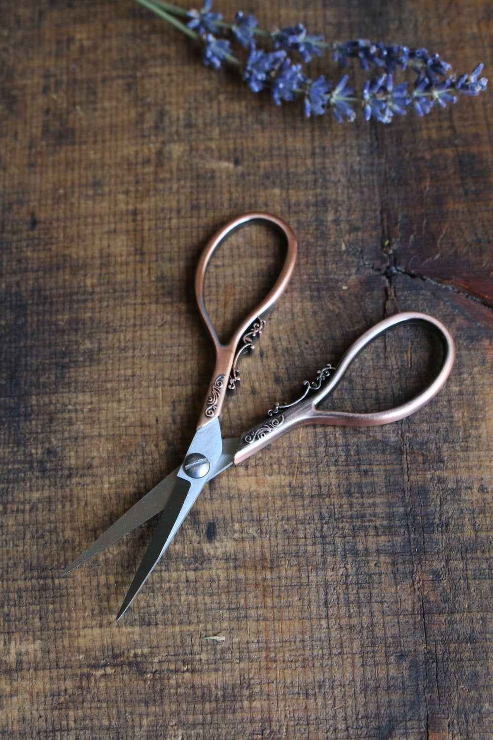 Floral Teardrop Scissors
