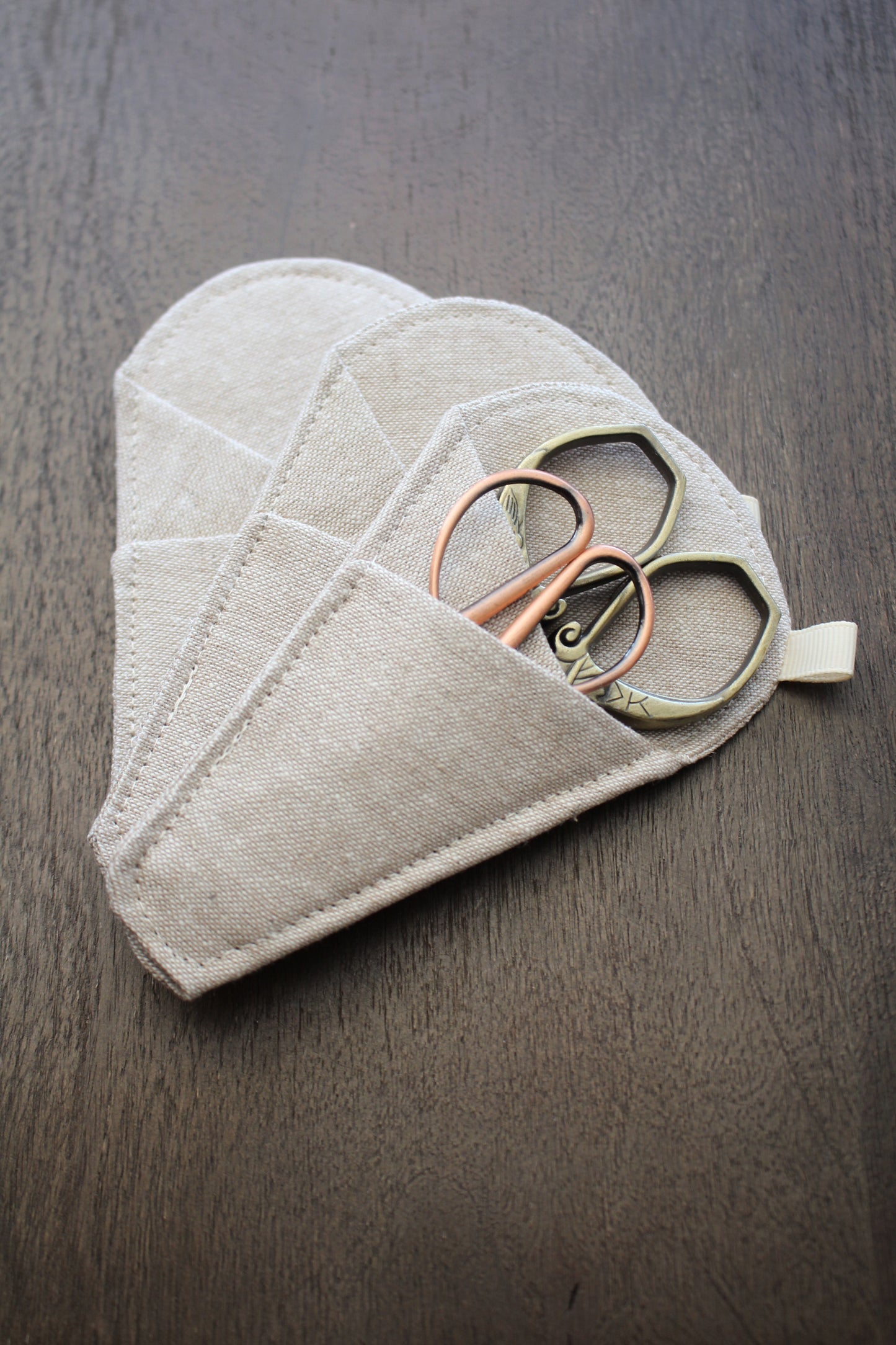 Linen Scissor Sleeve