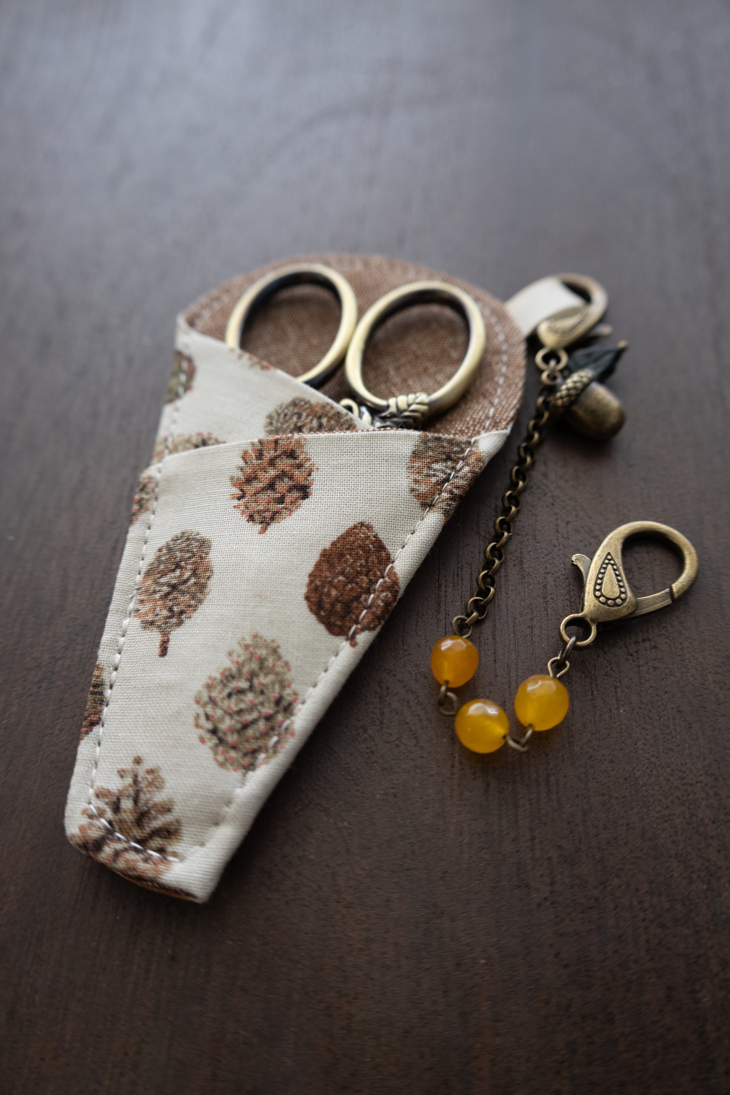 Pinecone Scissor Sleeve