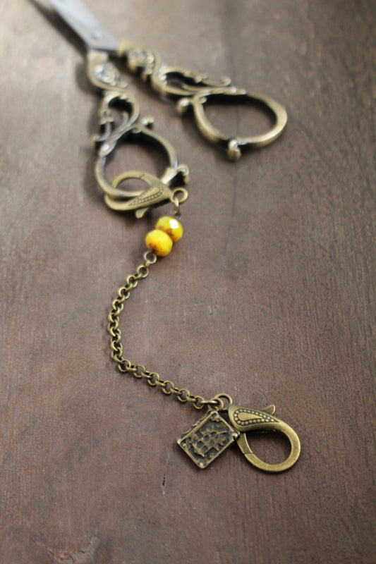Bookworm Scissor Chain