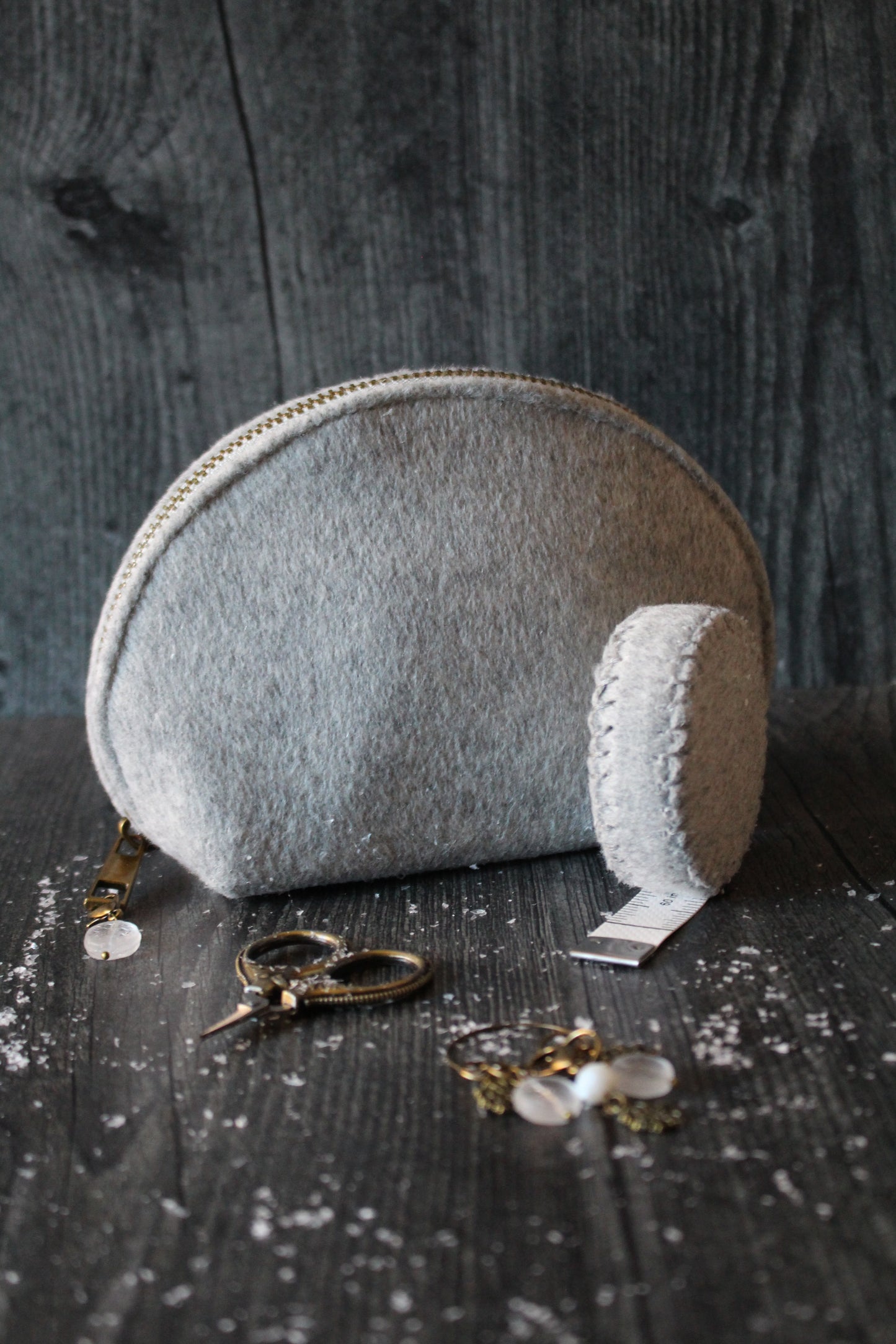A Winter's Day Notions Pouch Gift Set