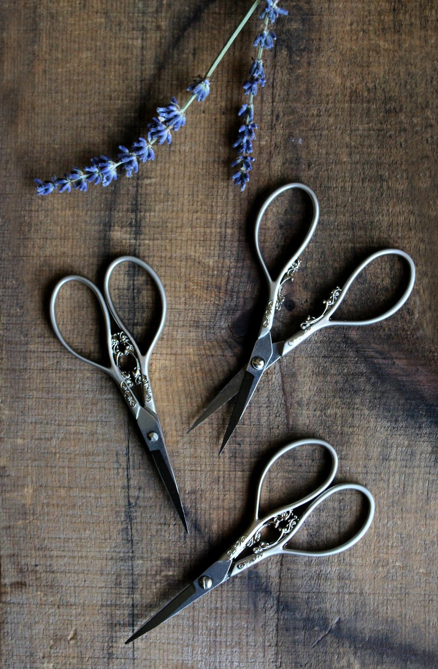 Floral Teardrop Embroidery Scissors • Vintage Style Quilting Scissors in Antique Silver and Copper • Unique Cross Stitch Gift • Sewing Gift