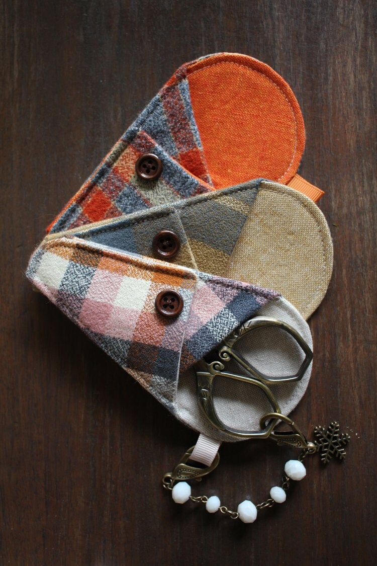 Snowfall Scissor Chain • Handmade Embroidery Accessory • Winter Craft Gift • Unique Gift Ideas for Grandma • Handmade Embroidery Gift