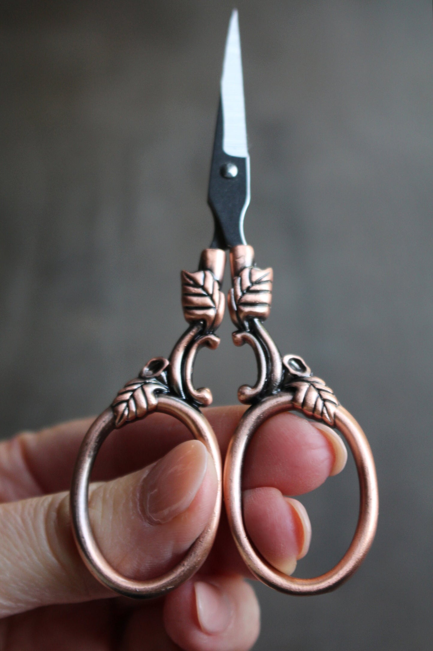 English Ivy Embroidery Scissors • Vintage Style Quilting Scissors in Antique Gold and Copper • Gifts for Mothers and Grandmothers