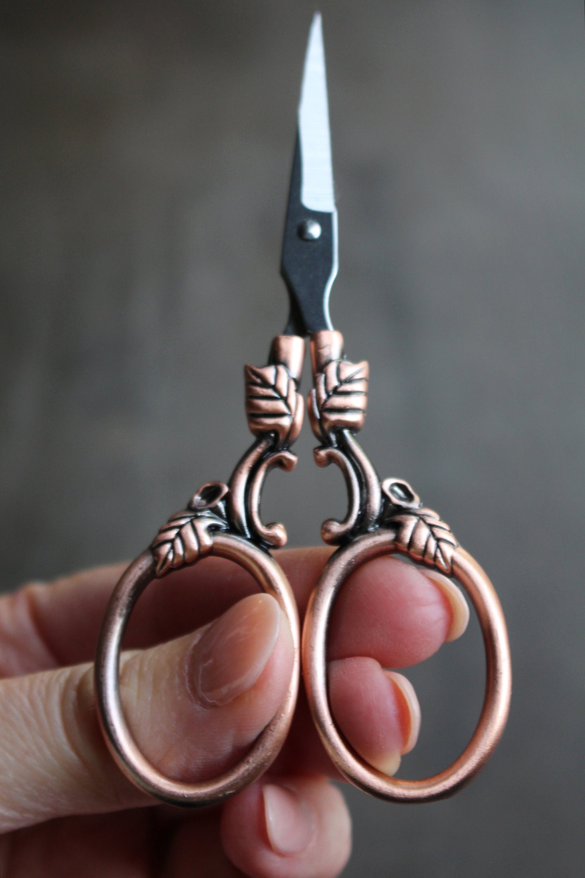 English Ivy Embroidery Scissors • Vintage Style Quilting Scissors in Antique Gold and Copper • Gifts for Mothers and Grandmothers