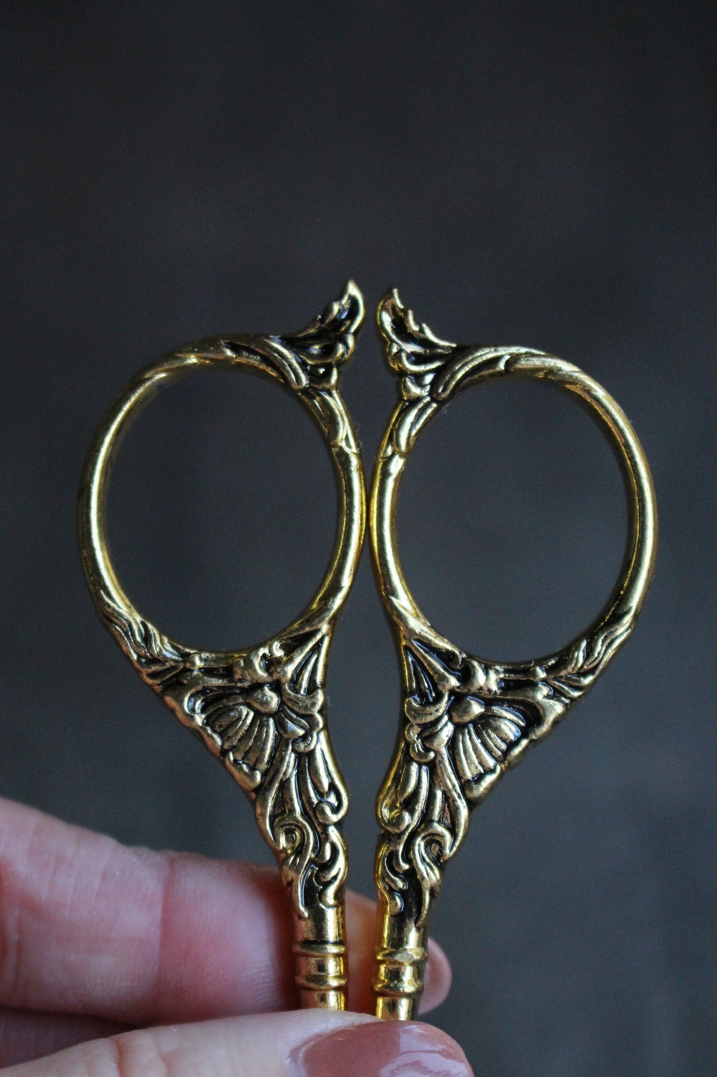 Botanical Garden Embroidery Scissors • Vintage Style Quilting Scissors in Antique Copper or Gold • Unique Gift for Moms and Grandmas