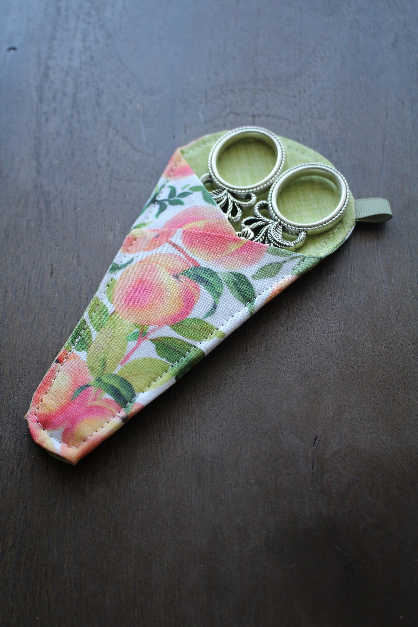 Perfectly Peach Scissor Sleeve