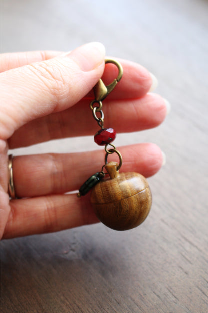 Apple Stitch Marker Keeper