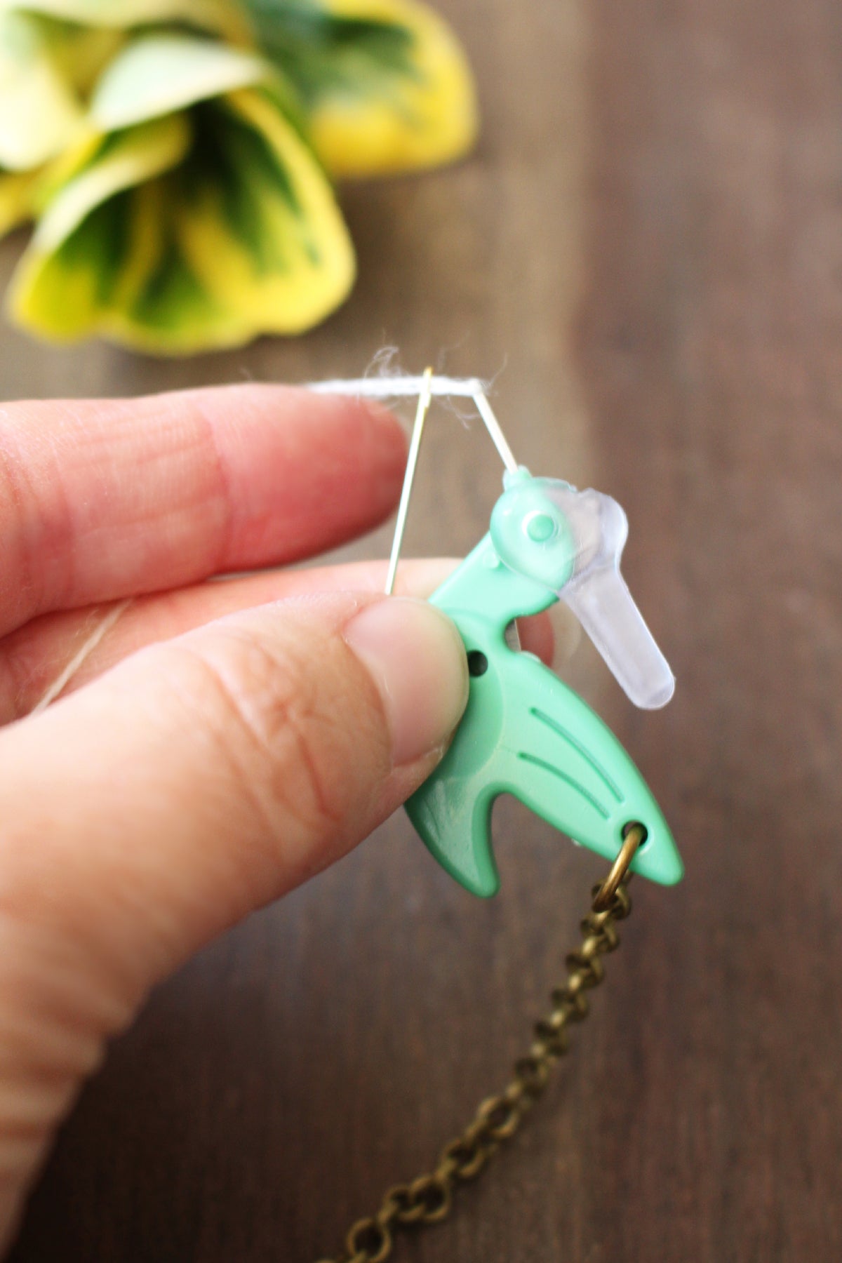 Hummingbird Needle Threader