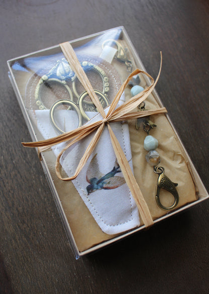 Swallow in Flight Scissors Gift Set