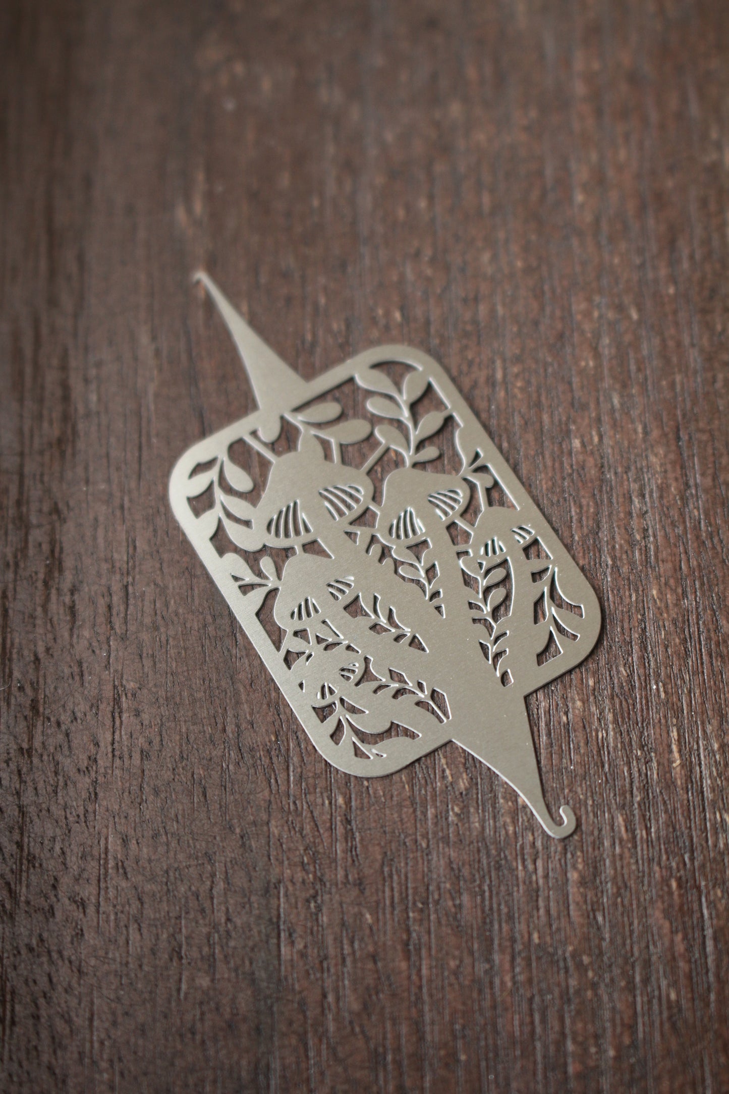 Toadstool Needle Threader