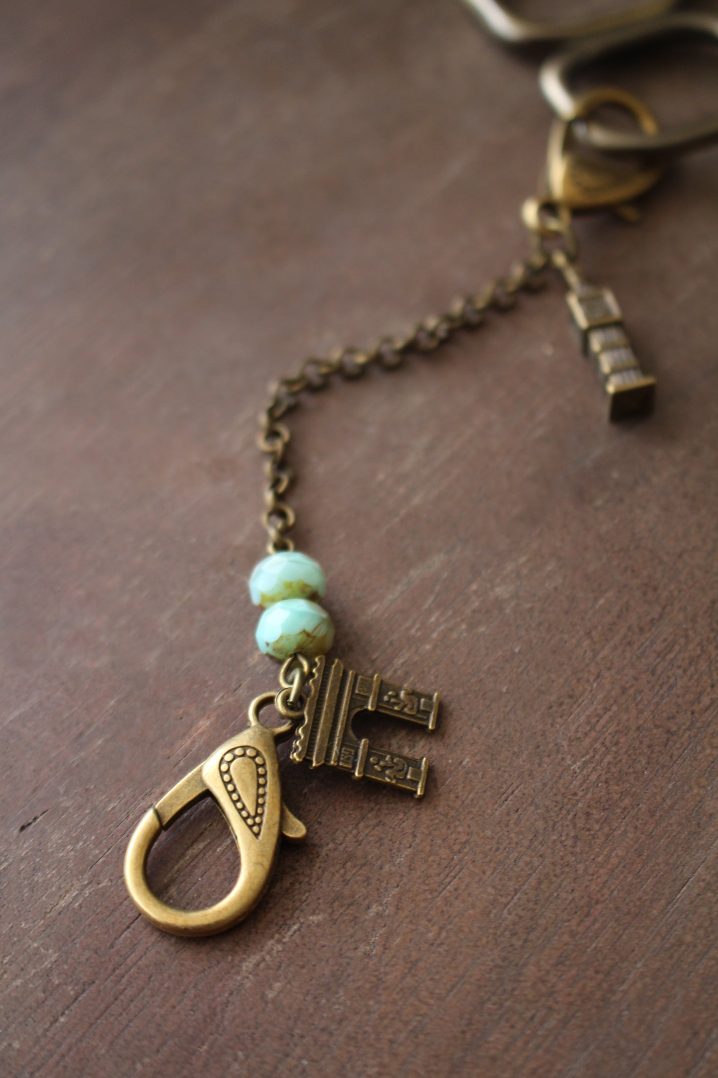 World Traveler Scissor Chain