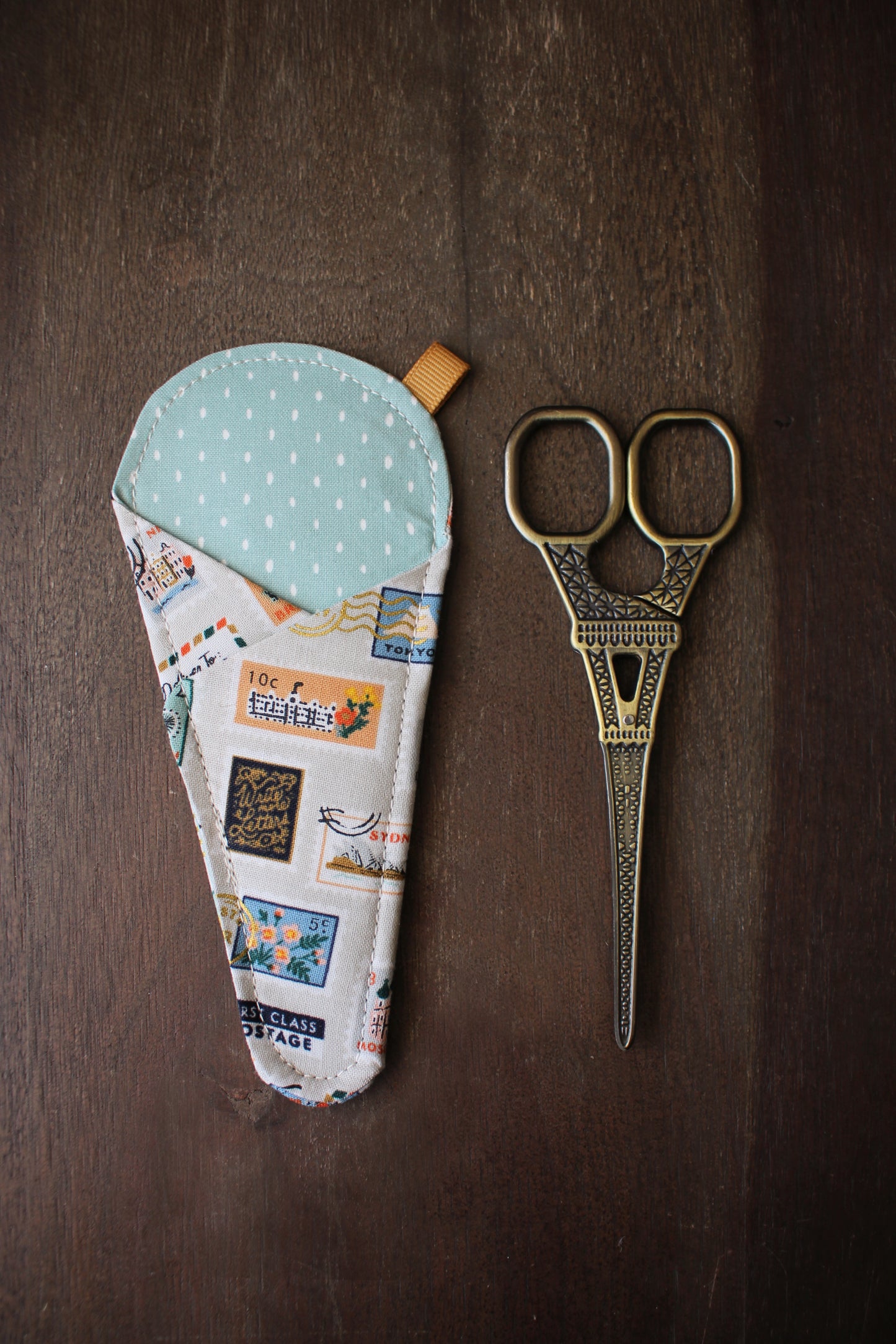 World Traveler Scissor Sleeve