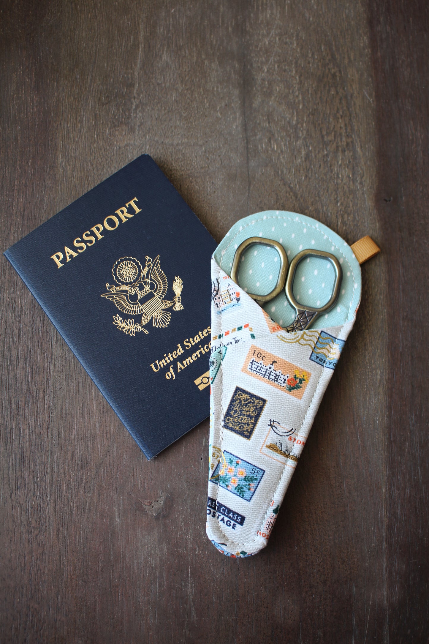 World Traveler Scissor Sleeve
