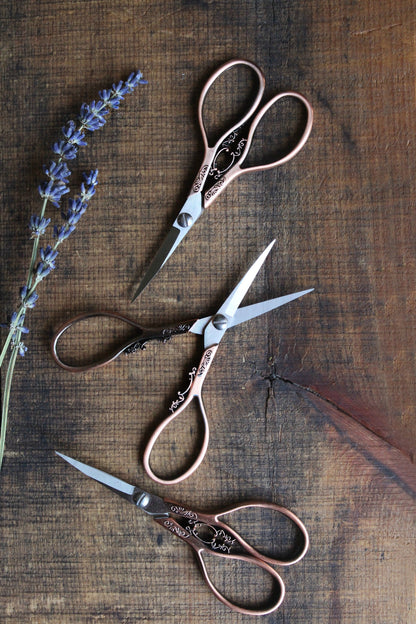 Floral Teardrop Embroidery Scissors • Vintage Style Quilting Scissors in Antique Silver and Copper • Unique Cross Stitch Gift • Sewing Gift