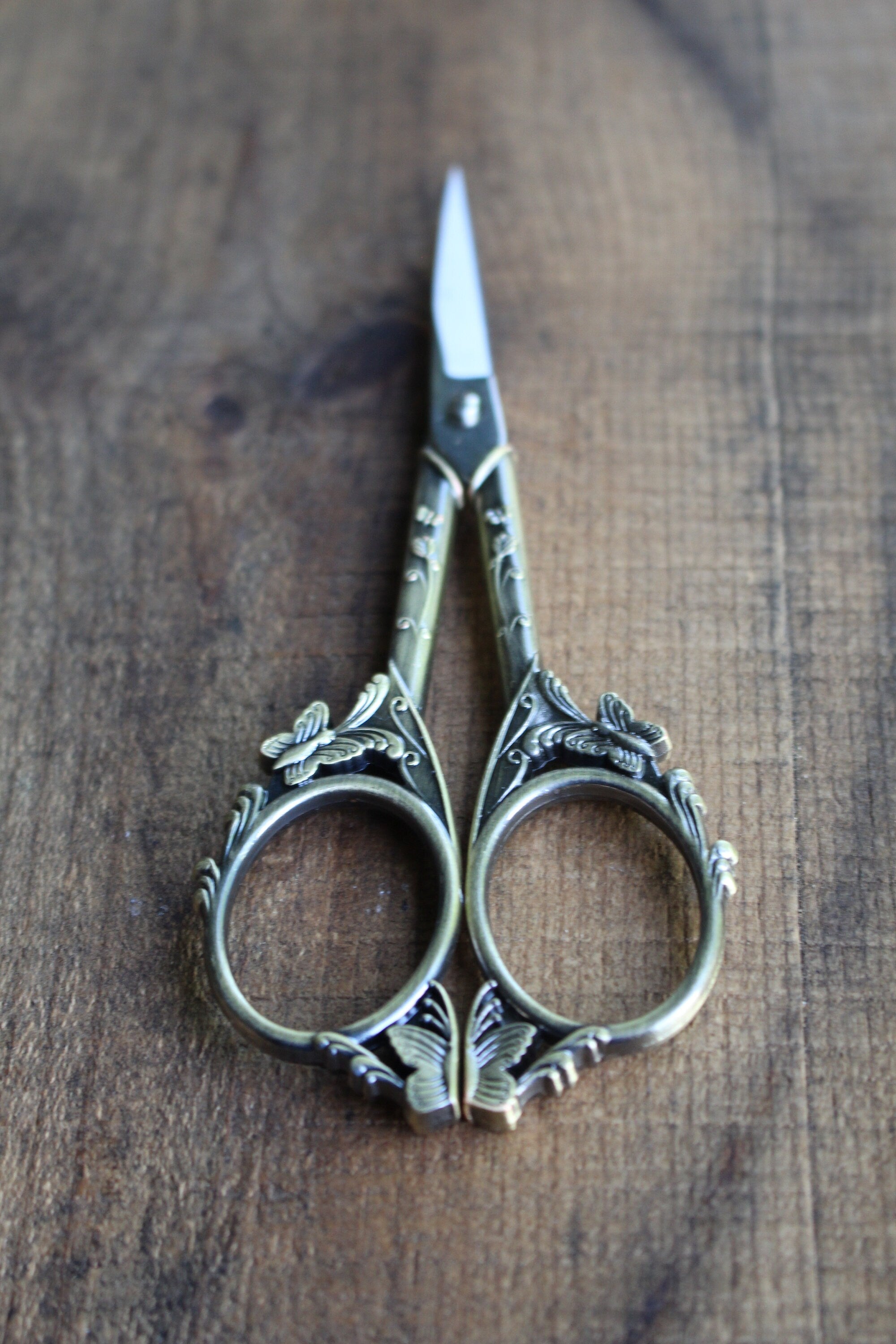 Vintage small butterfly good sowing scissors