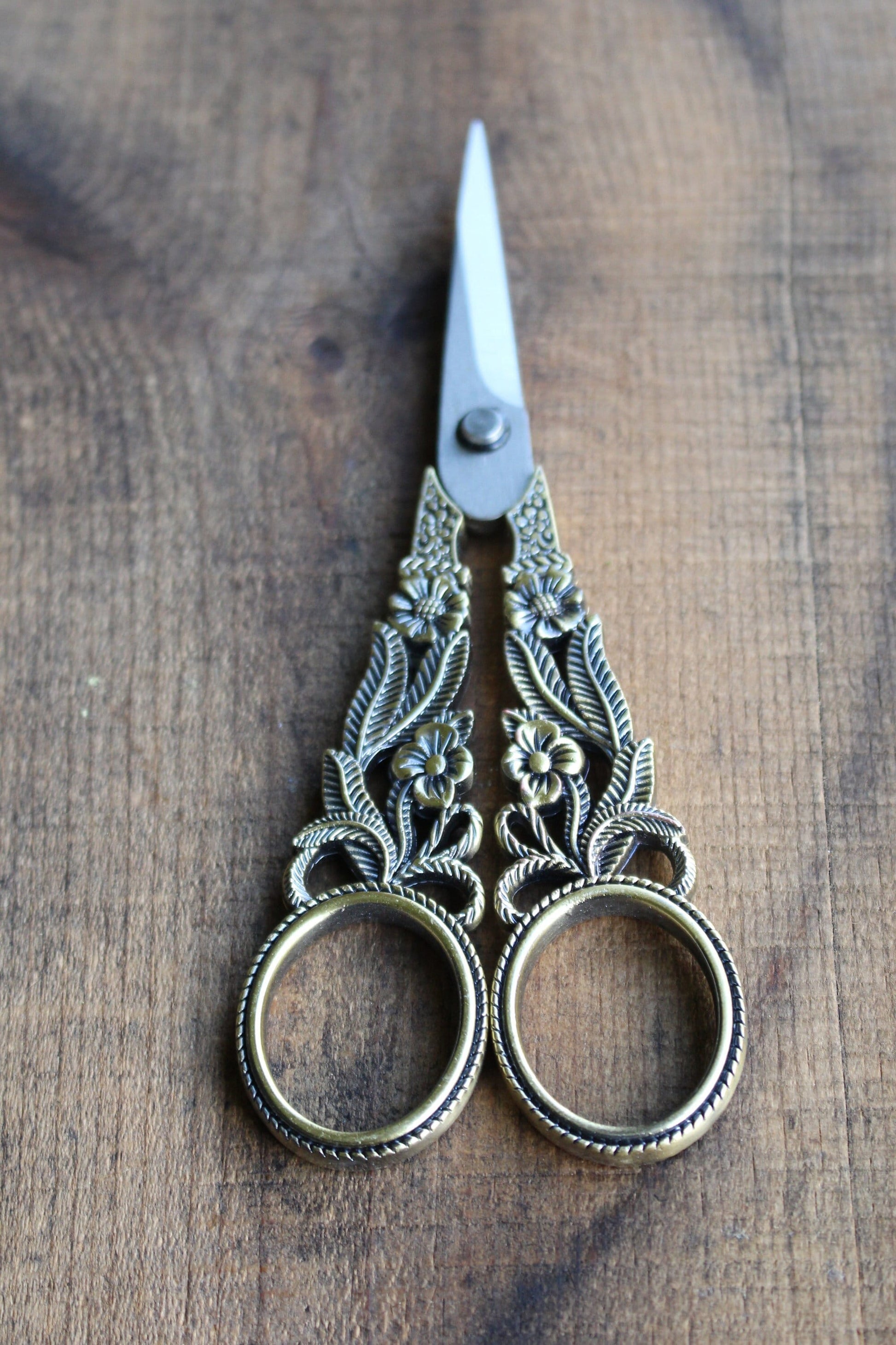 Floral Trellis Embroidery Scissors in antique gold