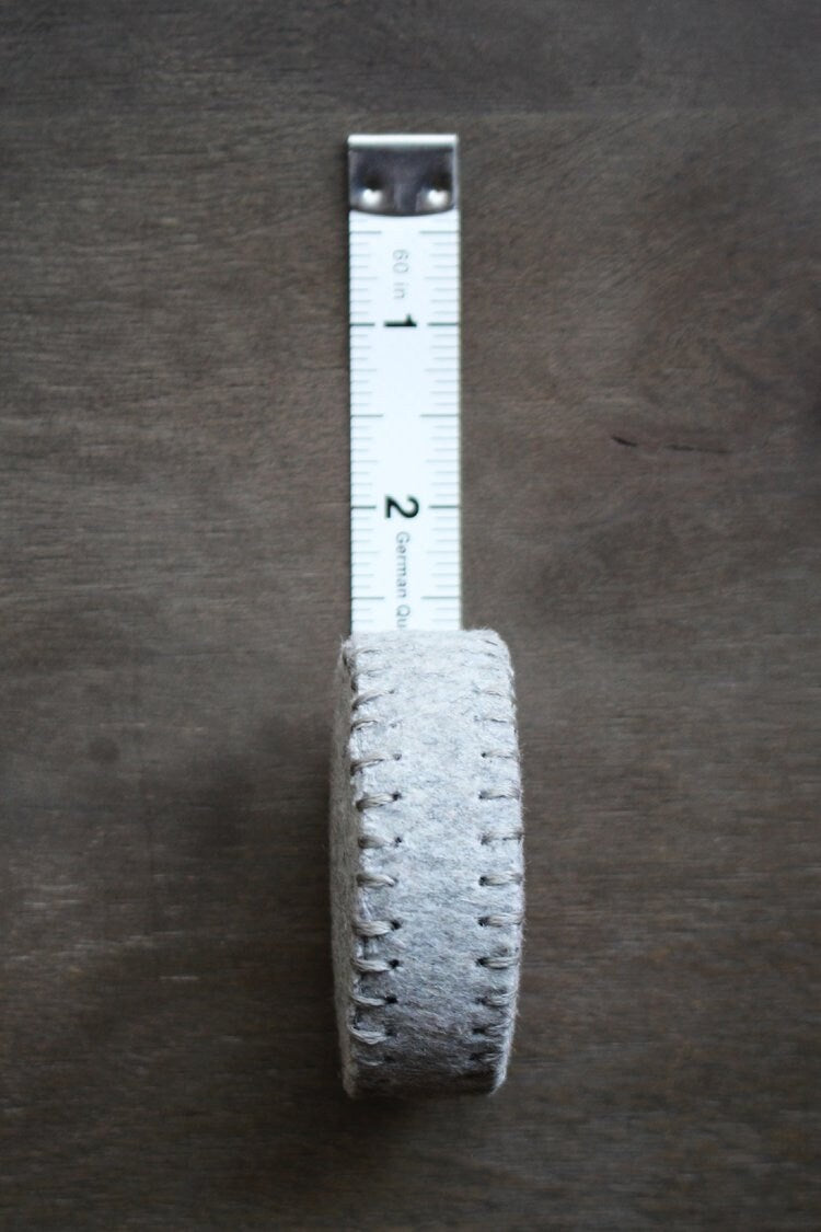Flexible seamstress's tape measure