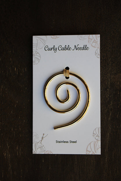 Curly Cable Needle in gold